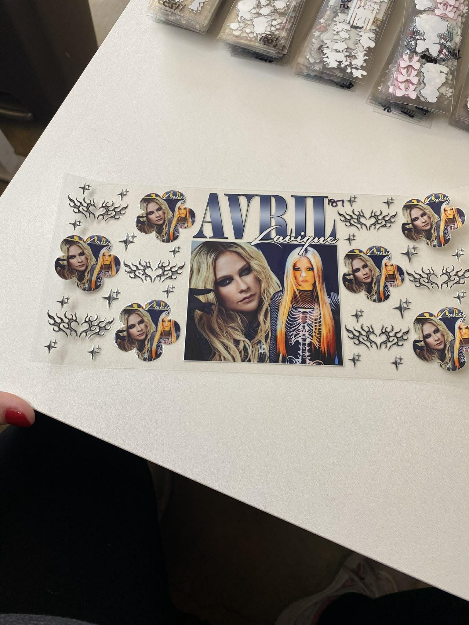 187 Avril Lavigne